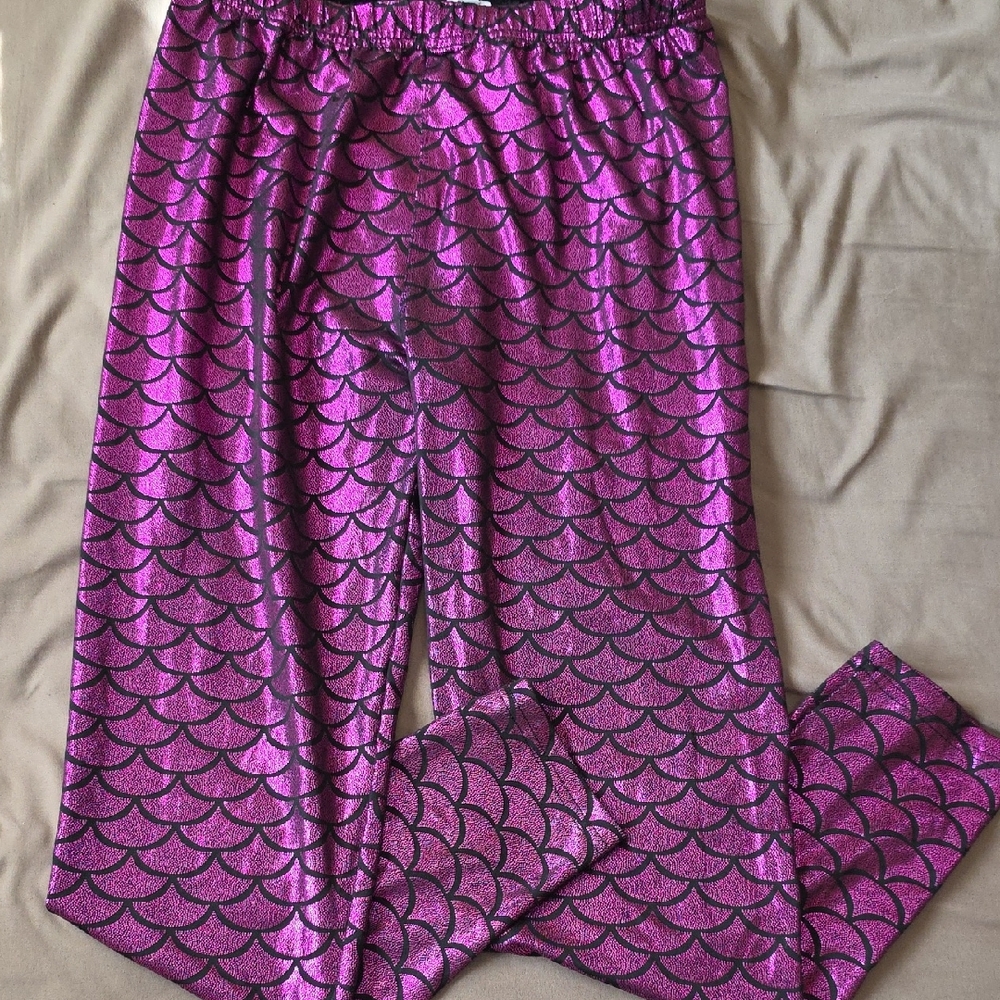 Fuschia Mermaid Scale Leggings